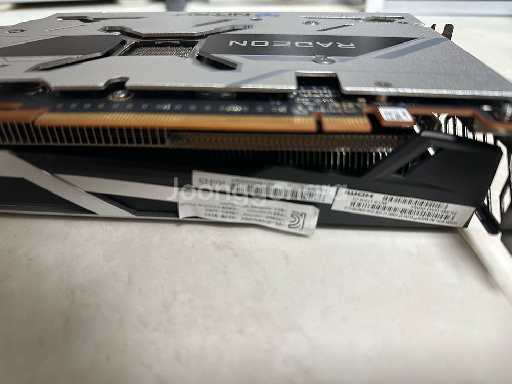 라데온 사파이어 RX6700XT 니트로+ 그래픽카드--3