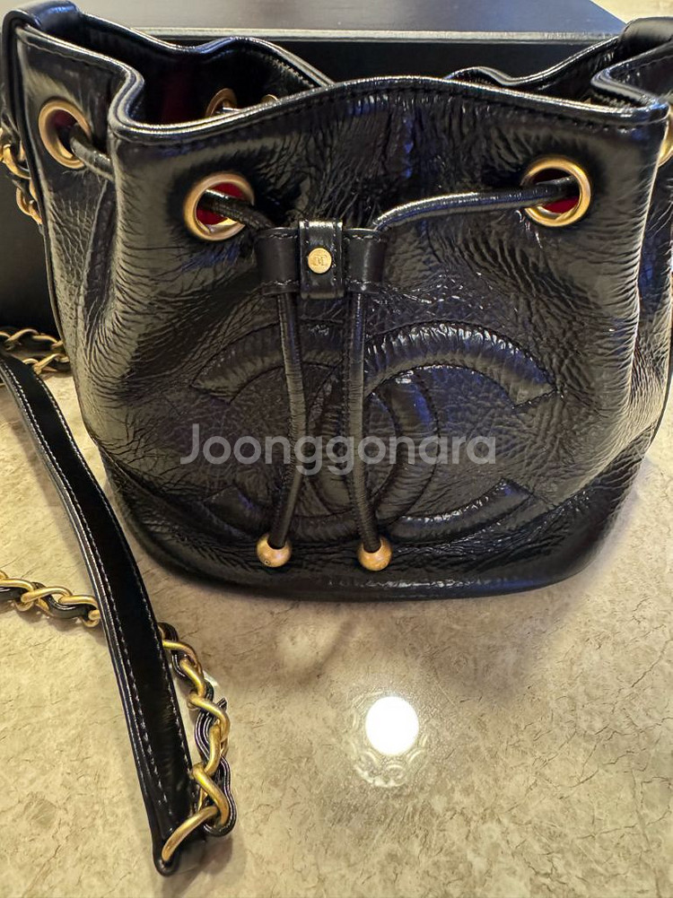 샤넬 드로스트링 버킷 크로스백--1