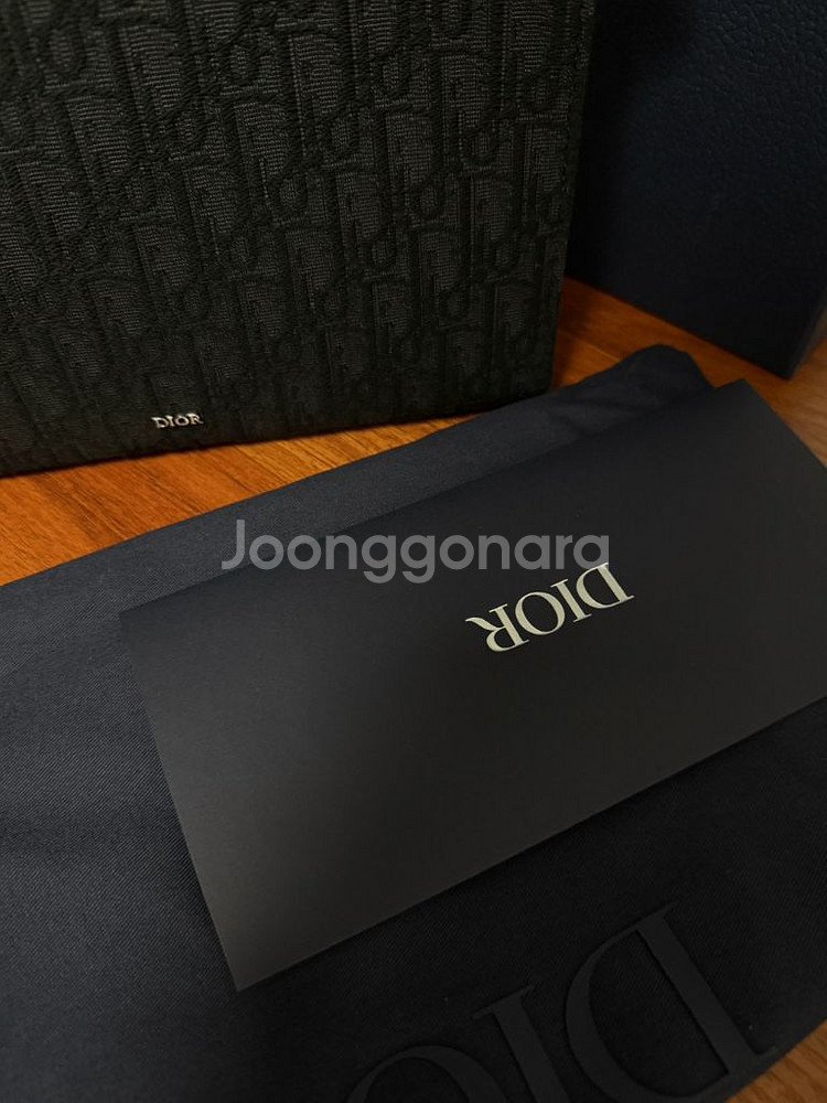 디올 Dior A5 트라이앵글 파우치 블랙 새상품--0