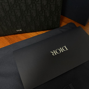 디올 Dior A5 트라이앵글 파우치 블랙 새상품