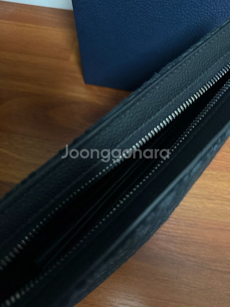 디올 Dior A5 트라이앵글 파우치 블랙 새상품--3