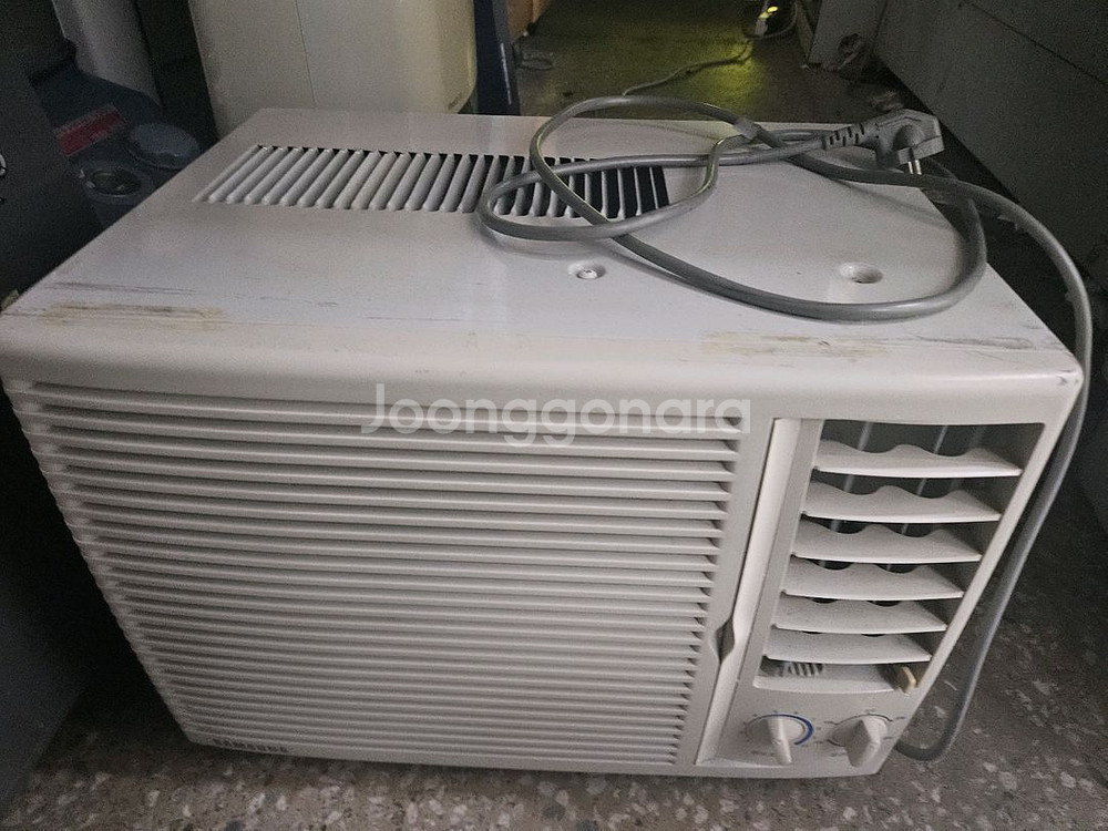 삼성 창문형 에어컨 무척시원합니다--0