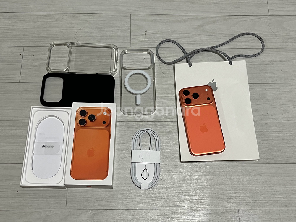 아이폰 17 Pro 256GB 코스믹 오렌지 새제품--0