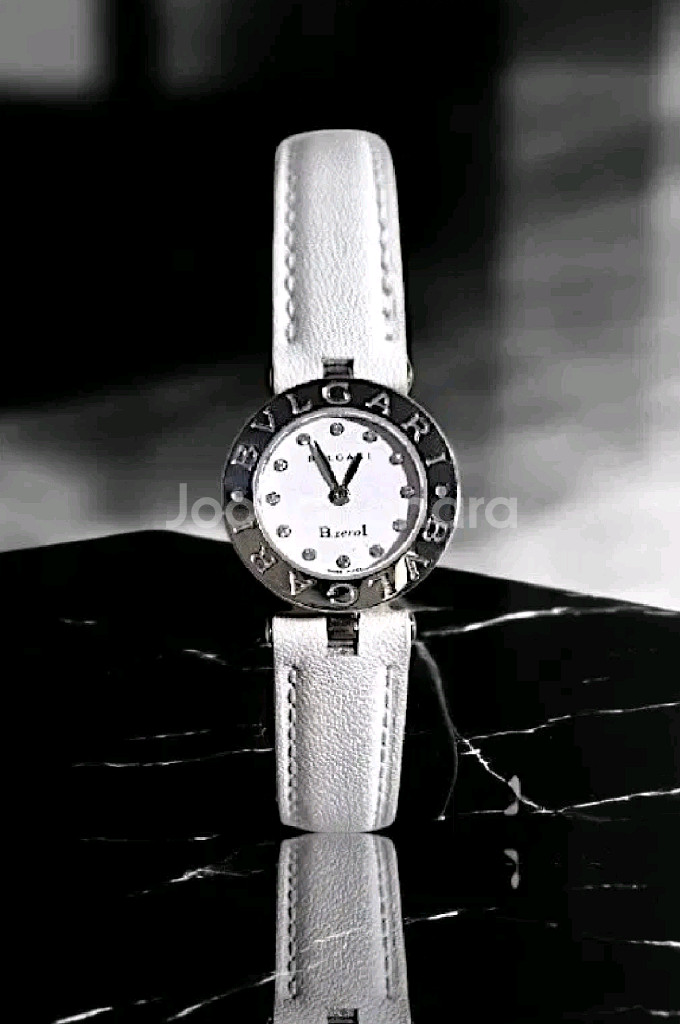 불가리 비제로원 12P 다이아 여성시계--6