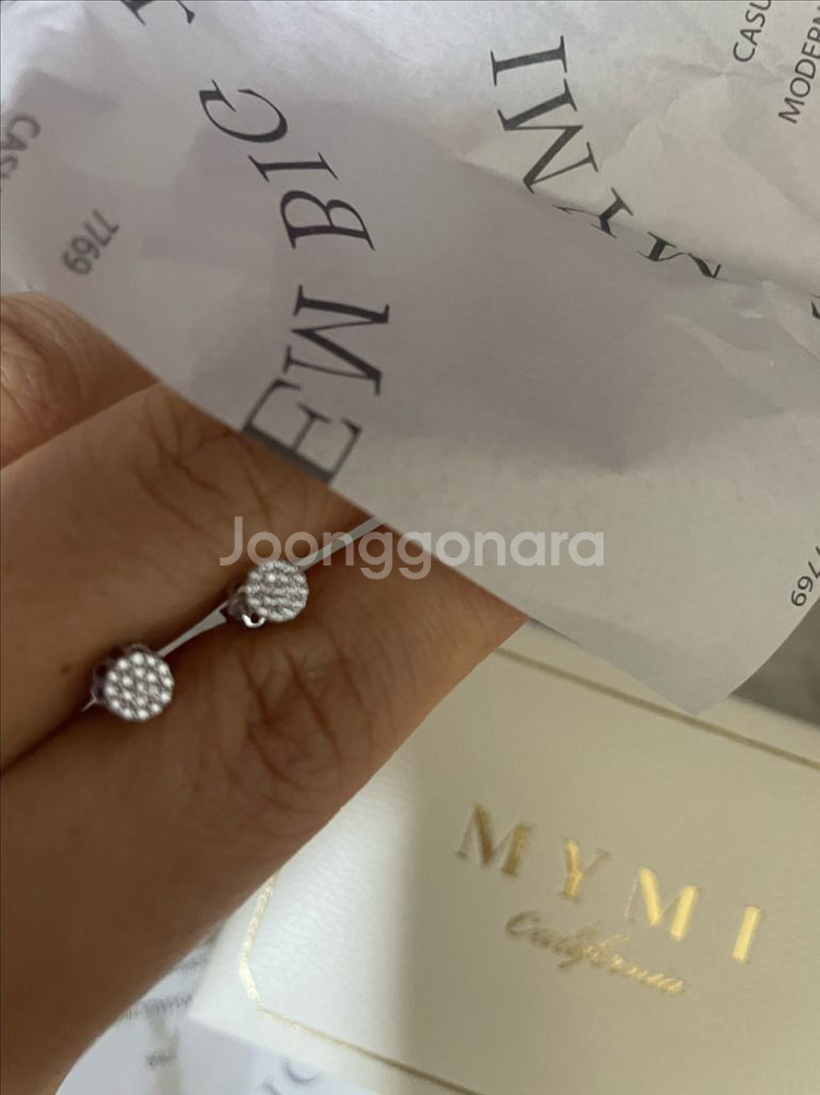 마이미 쥬얼리 파베 귀걸이14K화이트골드 판매해요--1