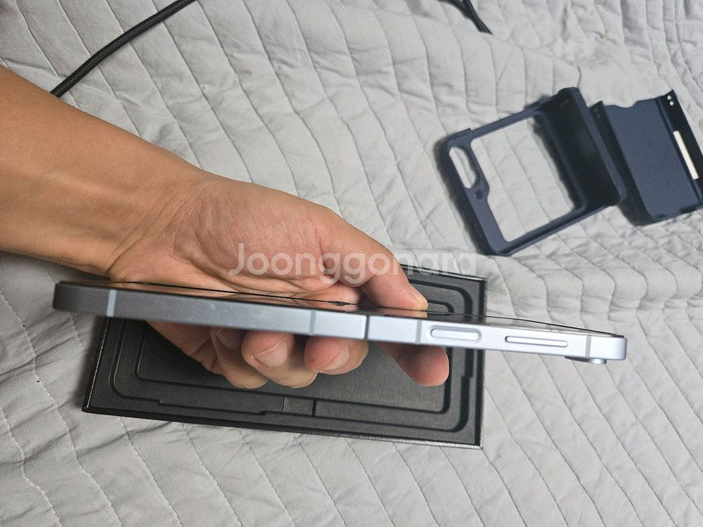 갤럭시z플립6 256gb 블루 공기계 판매--8