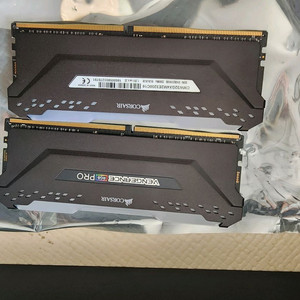 커세어 ddr4램 32기가,파워750w 골드 풀모듈러