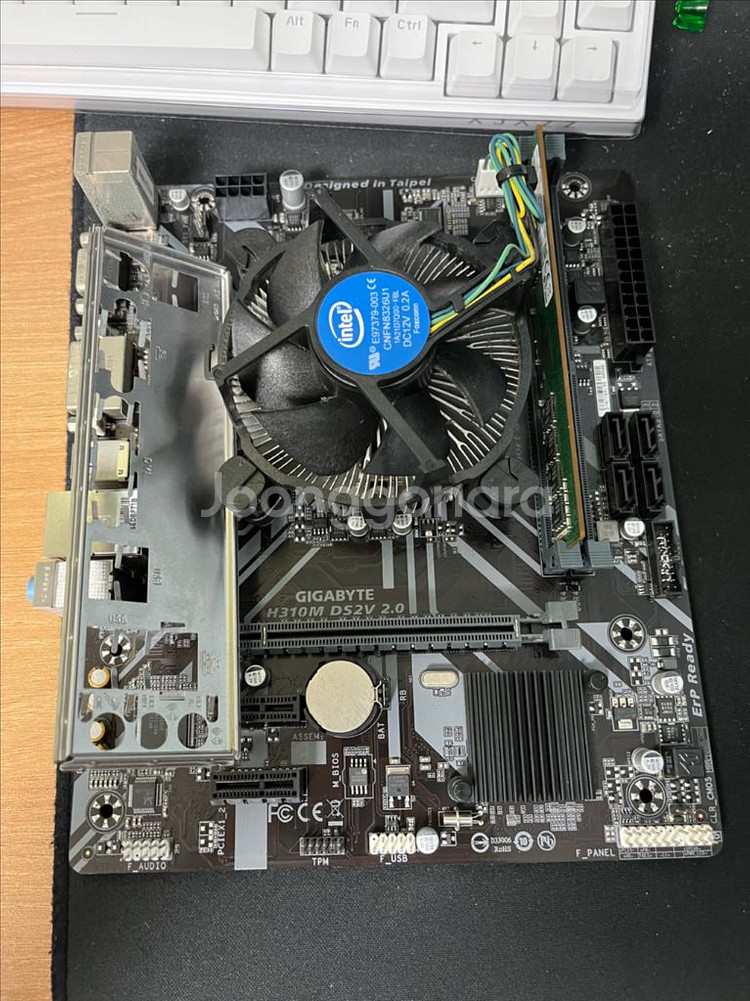 컴퓨터 반본체 i5 8500--0