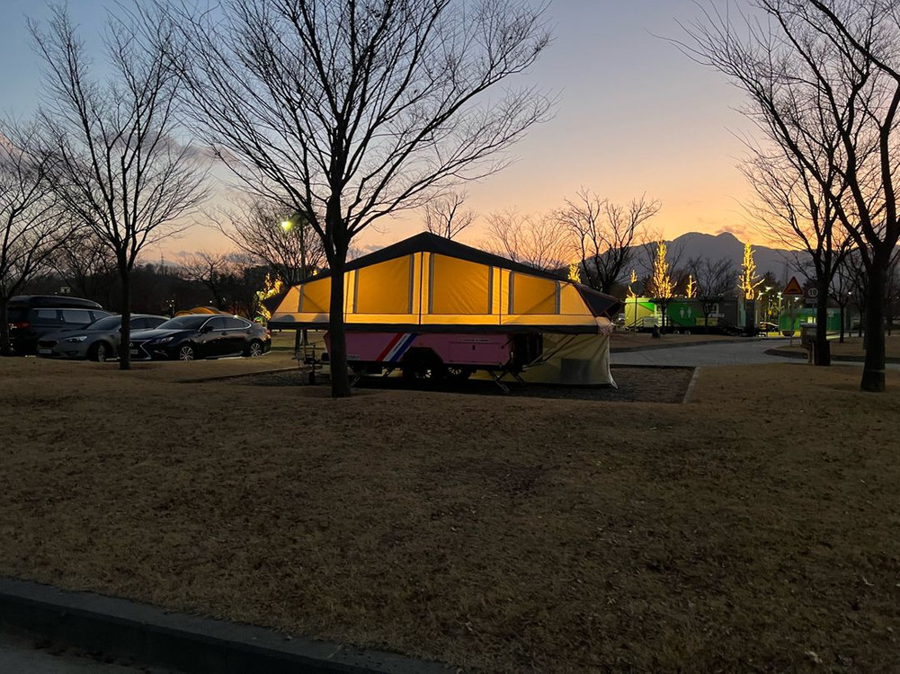 텐트 트레일러 이미지