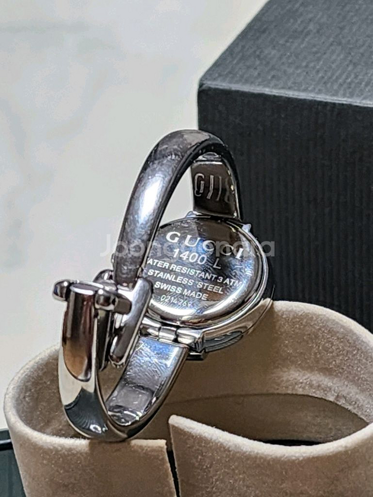 정품 구찌 1400L 여성용 뱅글 팔찌시계 팝니다--5