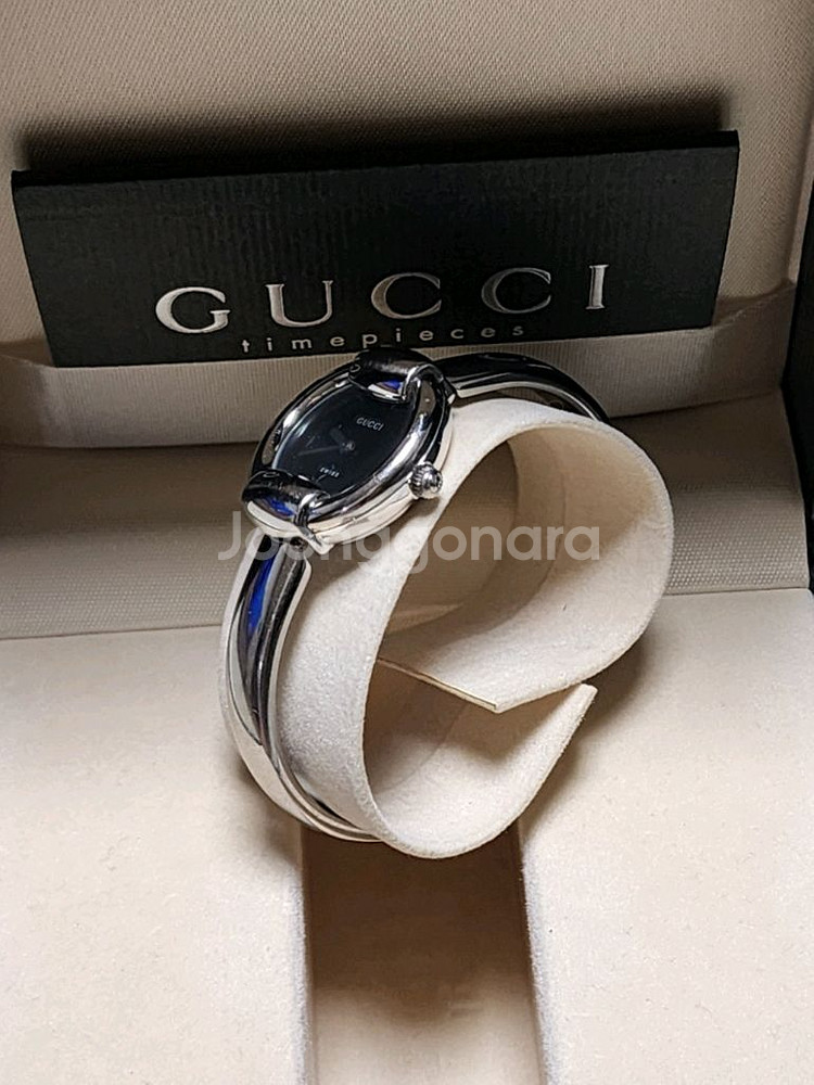 정품 구찌 1400L 여성용 뱅글 팔찌시계 팝니다--4