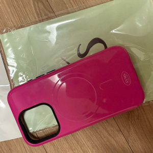 새상품 아이폰프로 15 맥세이프 핑크 케이스