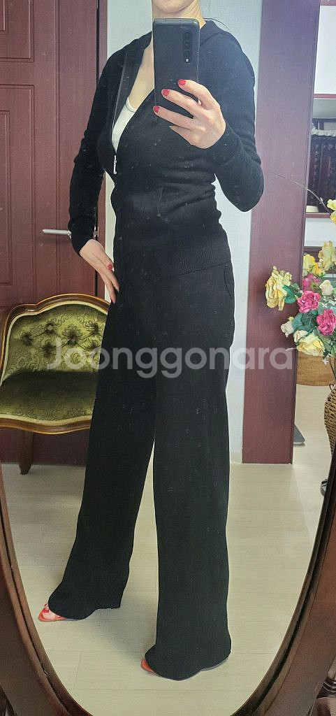 쥬시 꾸뛰르 100%캐시미어 트레이닝 집업 후드 세트--0