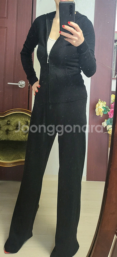 쥬시 꾸뛰르 100%캐시미어 트레이닝 집업 후드 세트--1