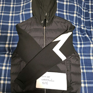 몽클레어 구스다운 후드짚업 자켓 판매합니다.