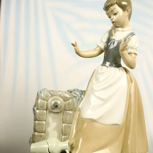 나오 물병 깨뜨린 소녀 nao