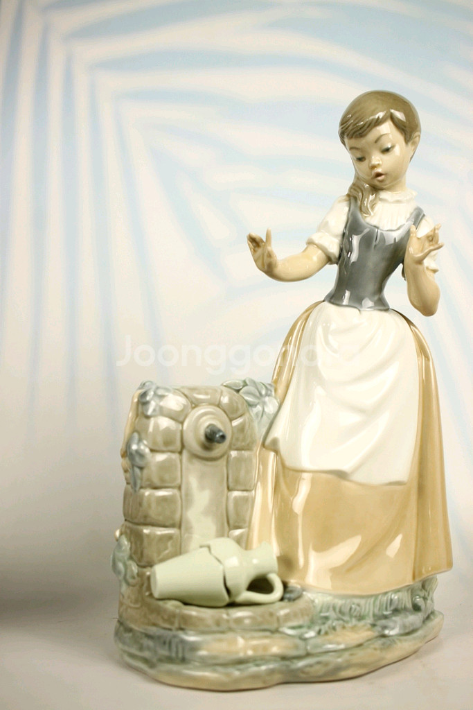 나오 물병 깨뜨린 소녀 nao--1