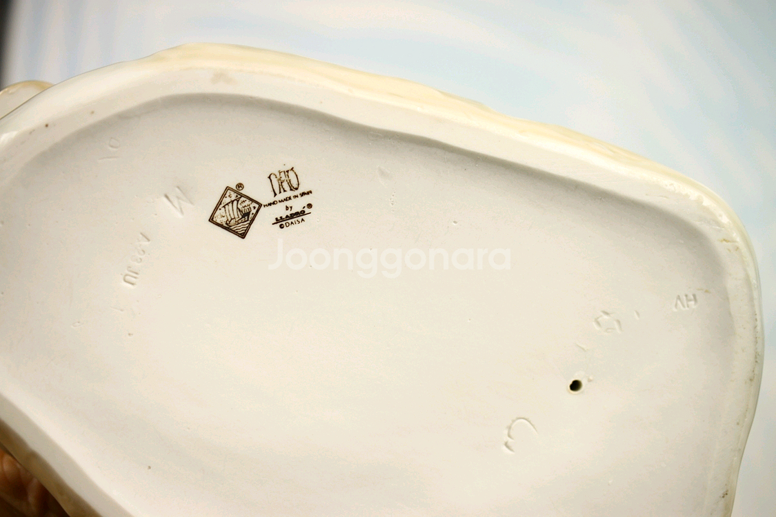 나오 물병 깨뜨린 소녀 nao--9