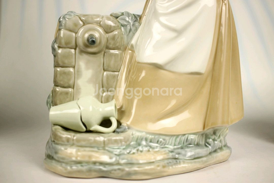 나오 물병 깨뜨린 소녀 nao--8