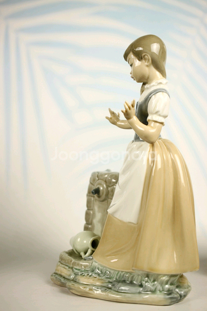 나오 물병 깨뜨린 소녀 nao--5