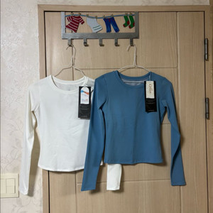 데비웨어 긴팔 티셔츠