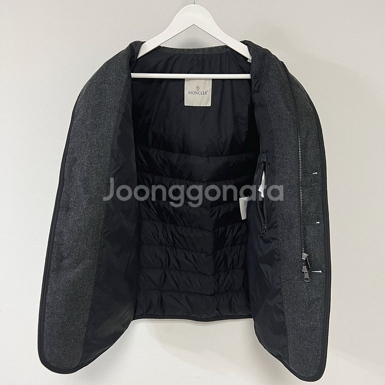 몽클레어 클래식 구스다운 패딩 자켓--3