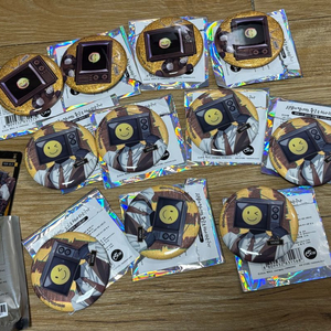 괴담출근 괴출 팝업 브라운 뱃지 아크릴 포토카드