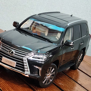 1:18 교쇼 렉서스 LX570 다이캐스트