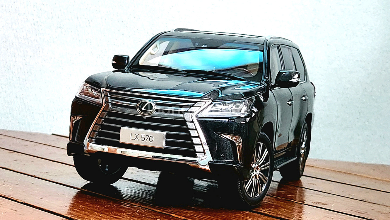 1:18 교쇼 렉서스 LX570 다이캐스트--4
