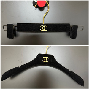샤넬 벨벳 옷걸이