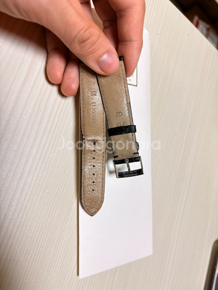 오메가 블랙 악어 가죽 스트랩 20mm 팝니다--1