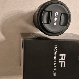 캐논 RF 24-240mm 렌즈 팝니다.