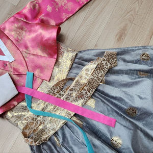 주니어 더고은 맞춤제작 한복 팝니다.