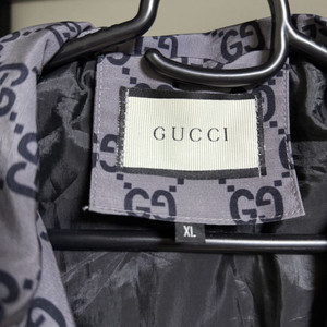 구찌 로고프린팅 바람막이점퍼