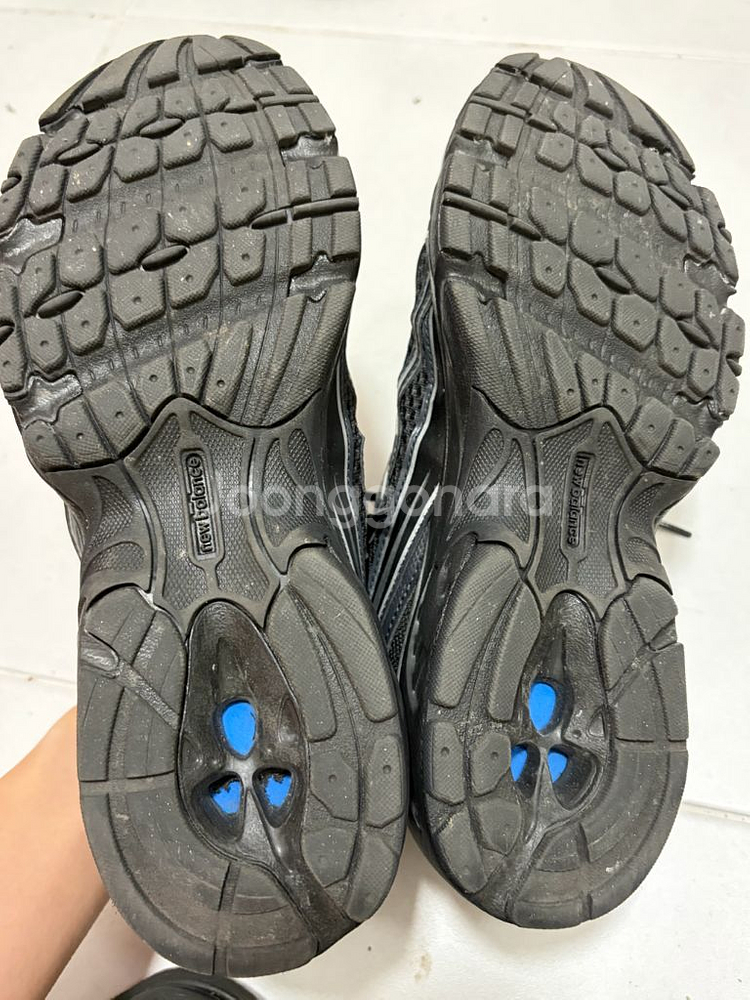 뉴발란스 740 블랙실버 240--2