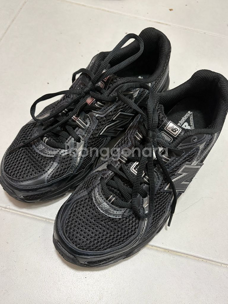 뉴발란스 740 블랙실버 240--0