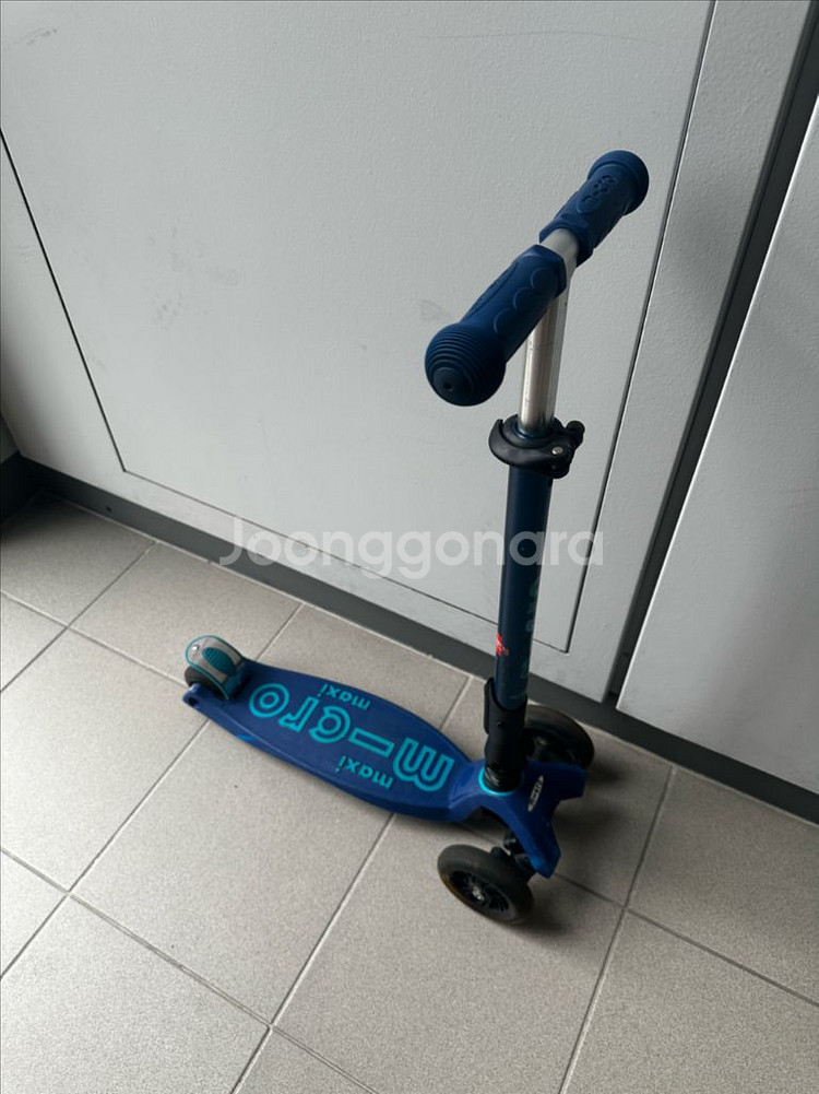 [거래완료] 마이크로 킥보드 맥시 폴더블 디럭스 LED--0