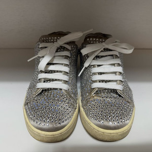 모스키노 보석 스니커즈