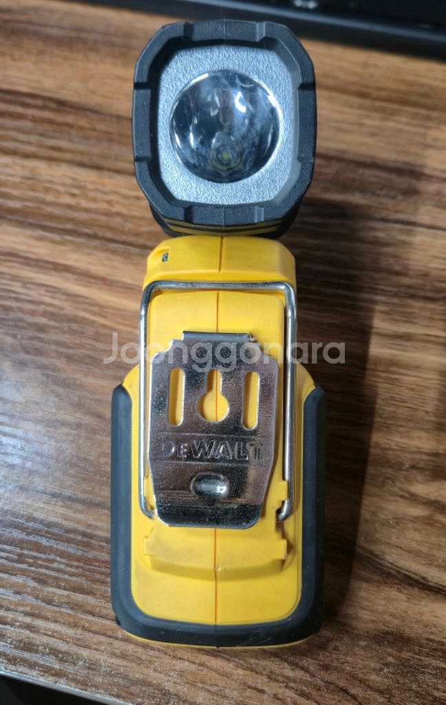 dcl044 디월트 랜턴팝니다--0