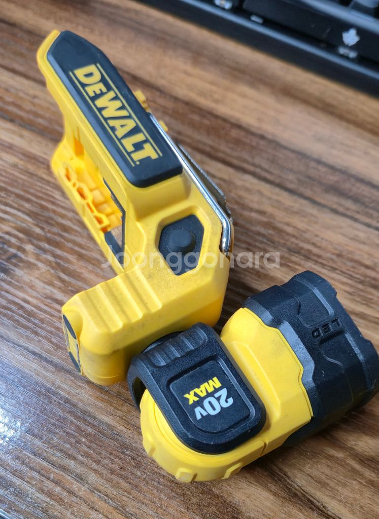 dcl044 디월트 랜턴팝니다--4