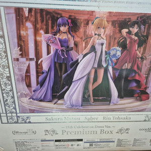 페이트 15주년 웨딩 피규어 세이버 린 사쿠라 팝니다