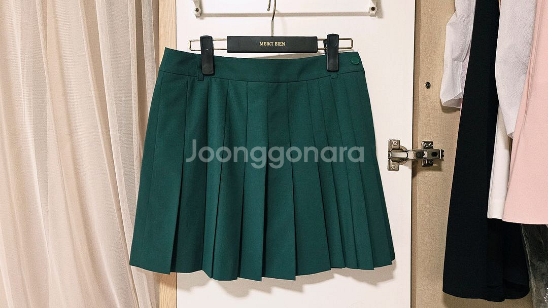 라코스테골프가디건+빈폴골프플리츠스커트--9