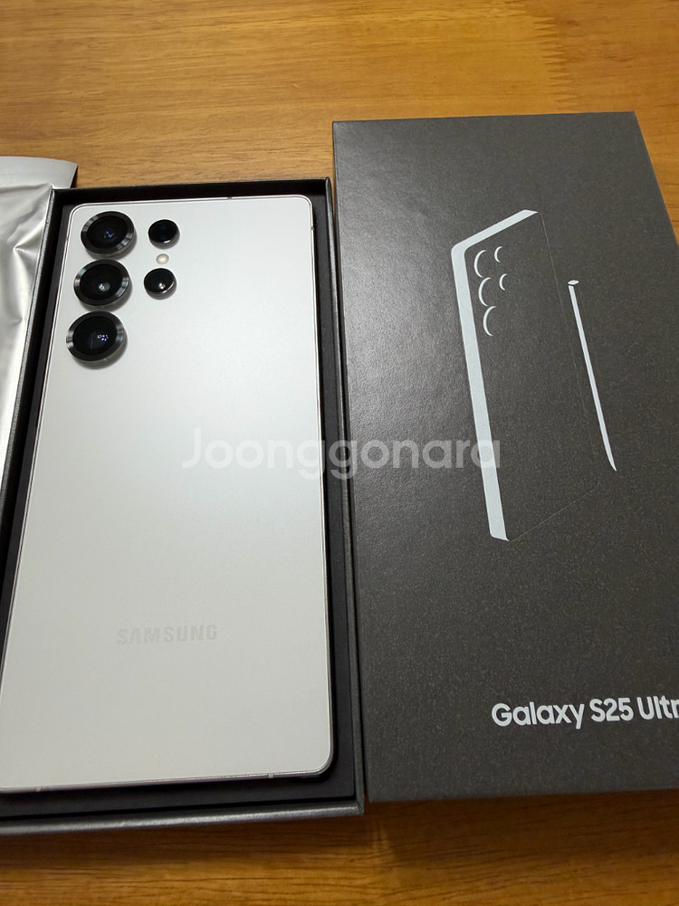 어제 개봉한 갤럭시s25울트라 화이트 실버 512G--1