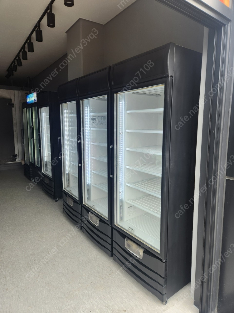 아이스크림냉동고 냉동쇼케이 수직냉동고 이미지