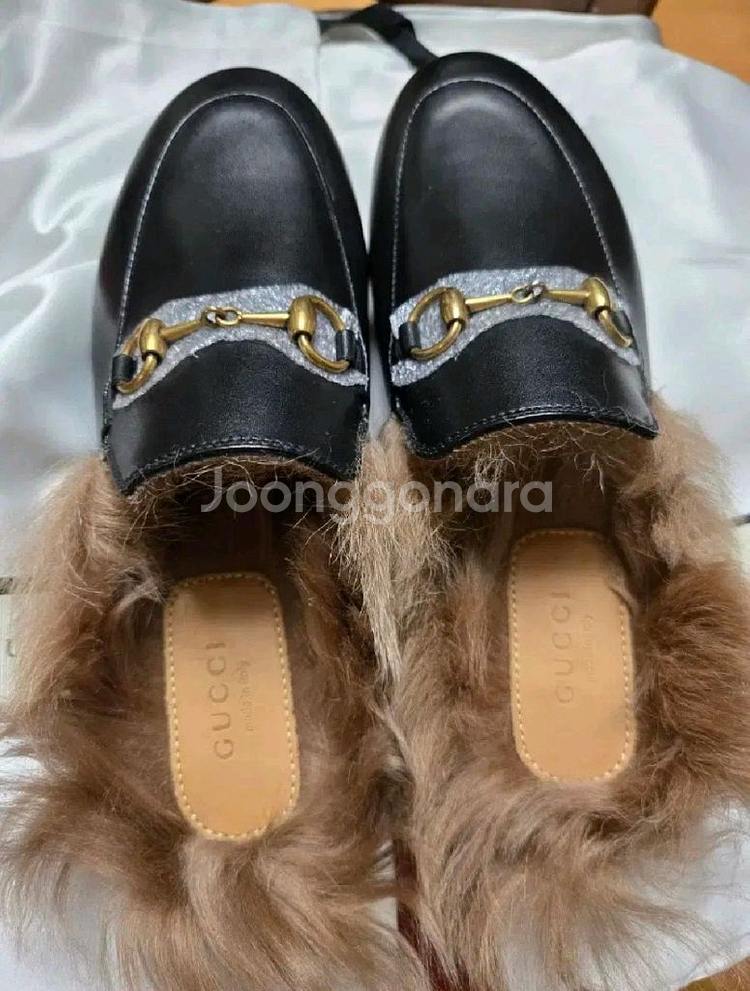 GUCCI 블랙레더 홀스빗 퍼 뮬(36/230mm)--1