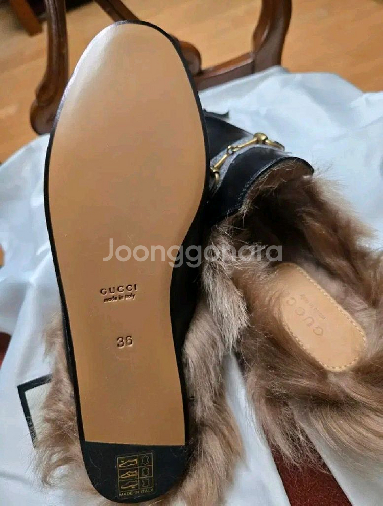 GUCCI 블랙레더 홀스빗 퍼 뮬(36/230mm)--4