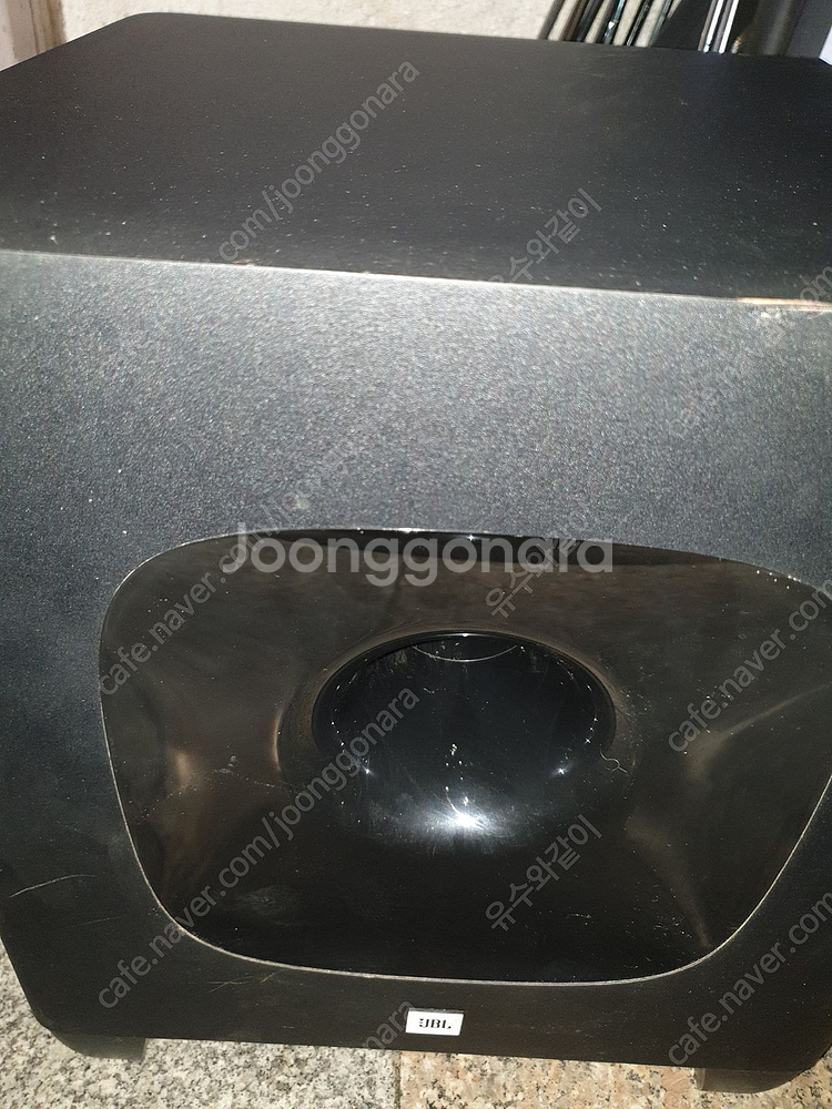 JBL 서브우퍼 CINEMA SB400 전원 들어오며--0
