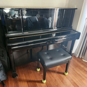 야마하 피아노 UX-1