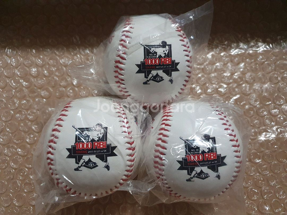 KBO 최형우 1000타점 기념구--0