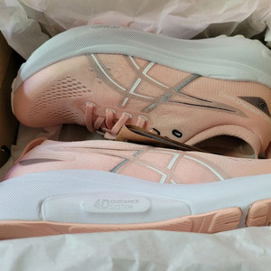 아식스 젤카야노 31 235mm 새상품